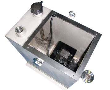 排水ポンプユニット（小型排水タンク付）のステンレス製排水タンク（写真は天井カバーを外した状態） 